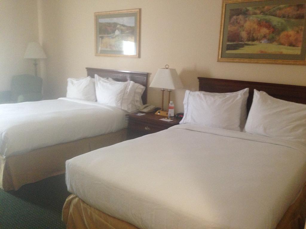Holiday Inn Express Mount Pleasant- Scottdale By Ihg Номер фото