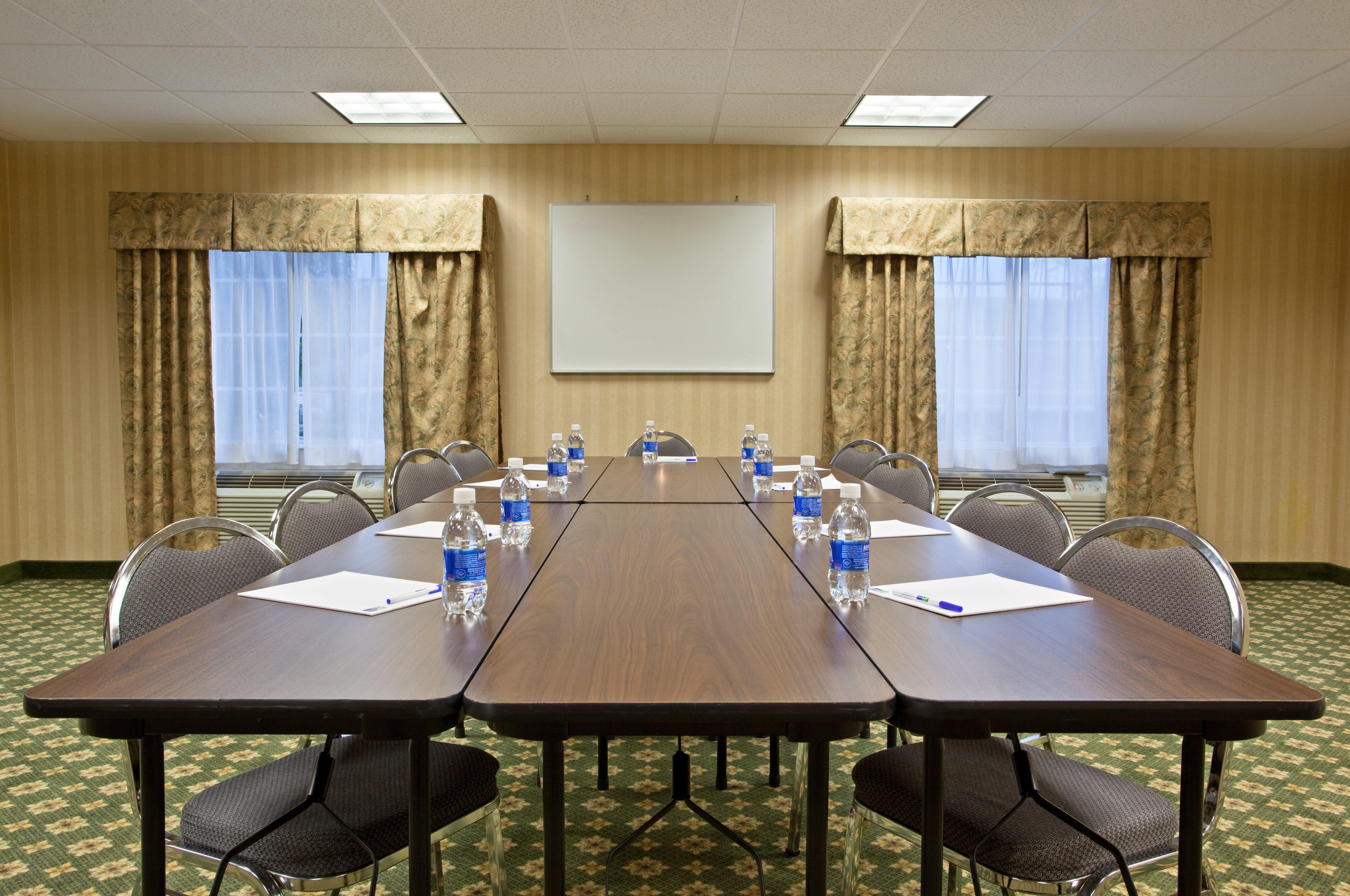 Holiday Inn Express Mount Pleasant- Scottdale By Ihg Екстер'єр фото