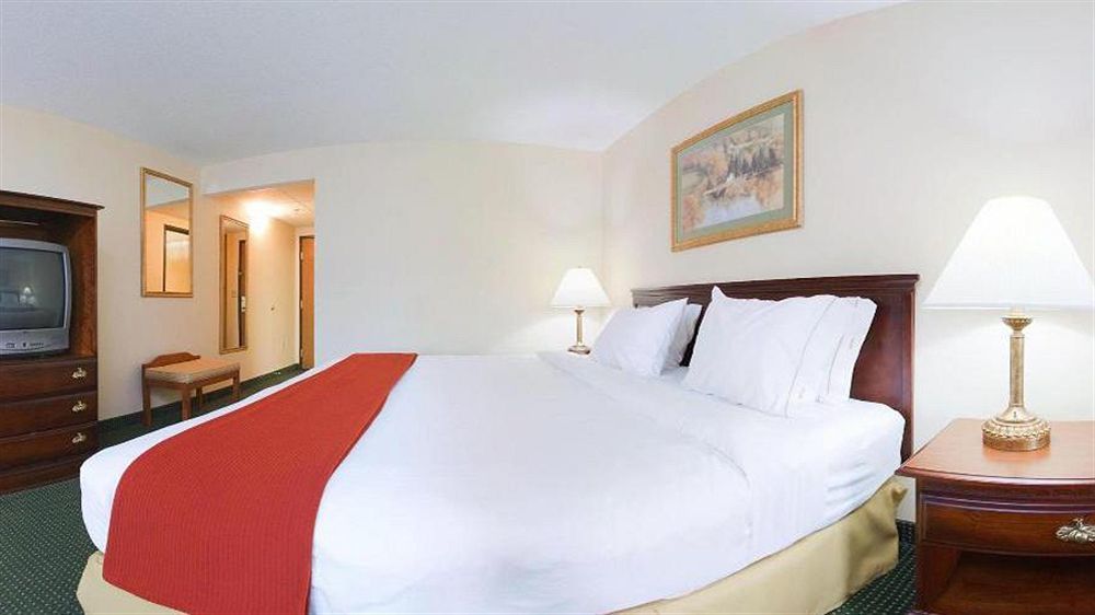 Holiday Inn Express Mount Pleasant- Scottdale By Ihg Екстер'єр фото
