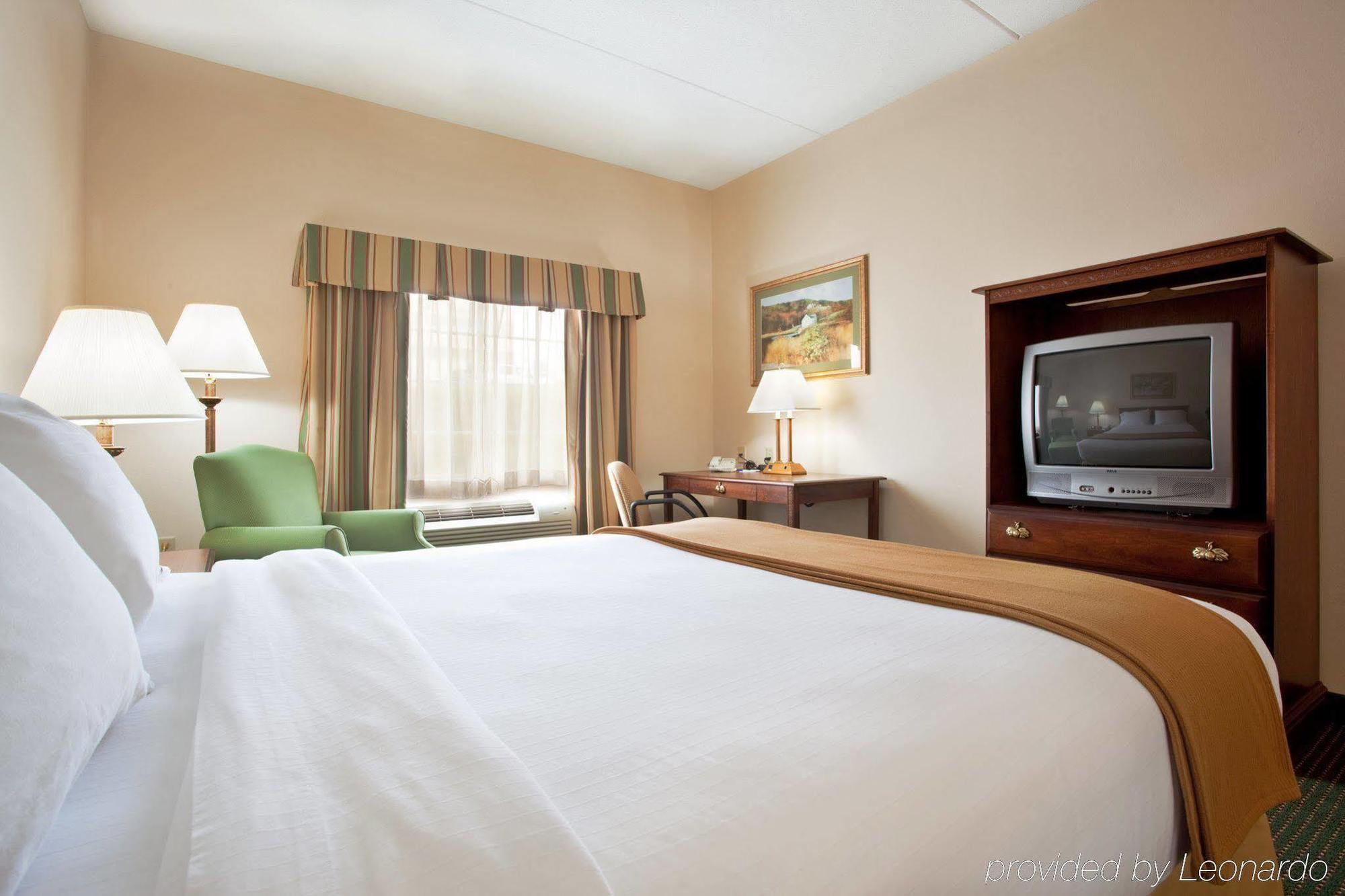 Holiday Inn Express Mount Pleasant- Scottdale By Ihg Екстер'єр фото
