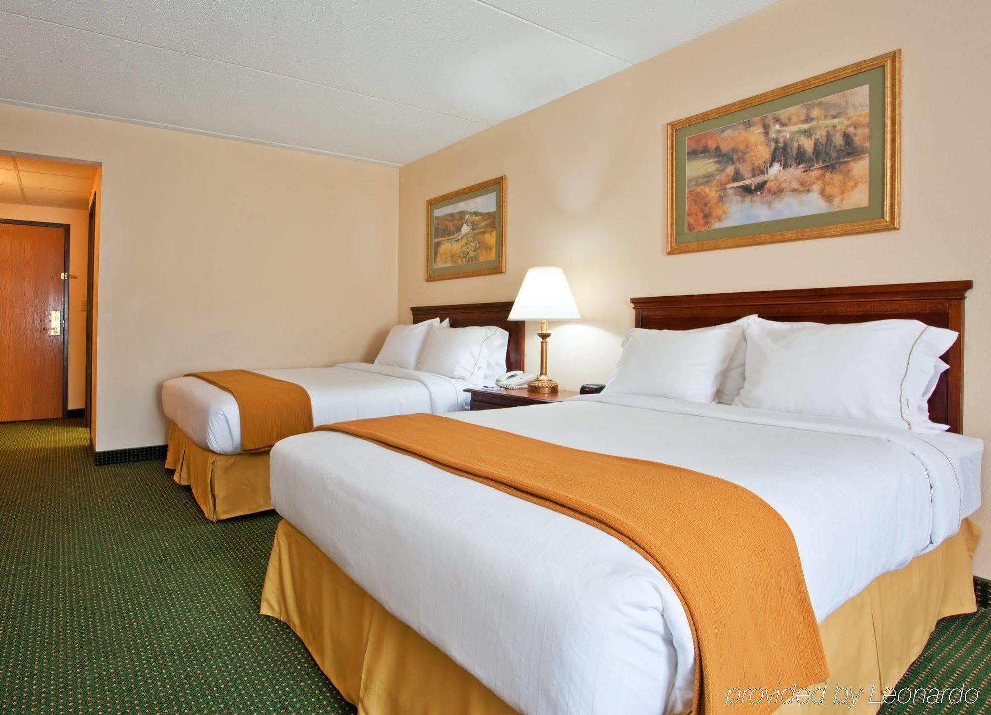 Holiday Inn Express Mount Pleasant- Scottdale By Ihg Екстер'єр фото