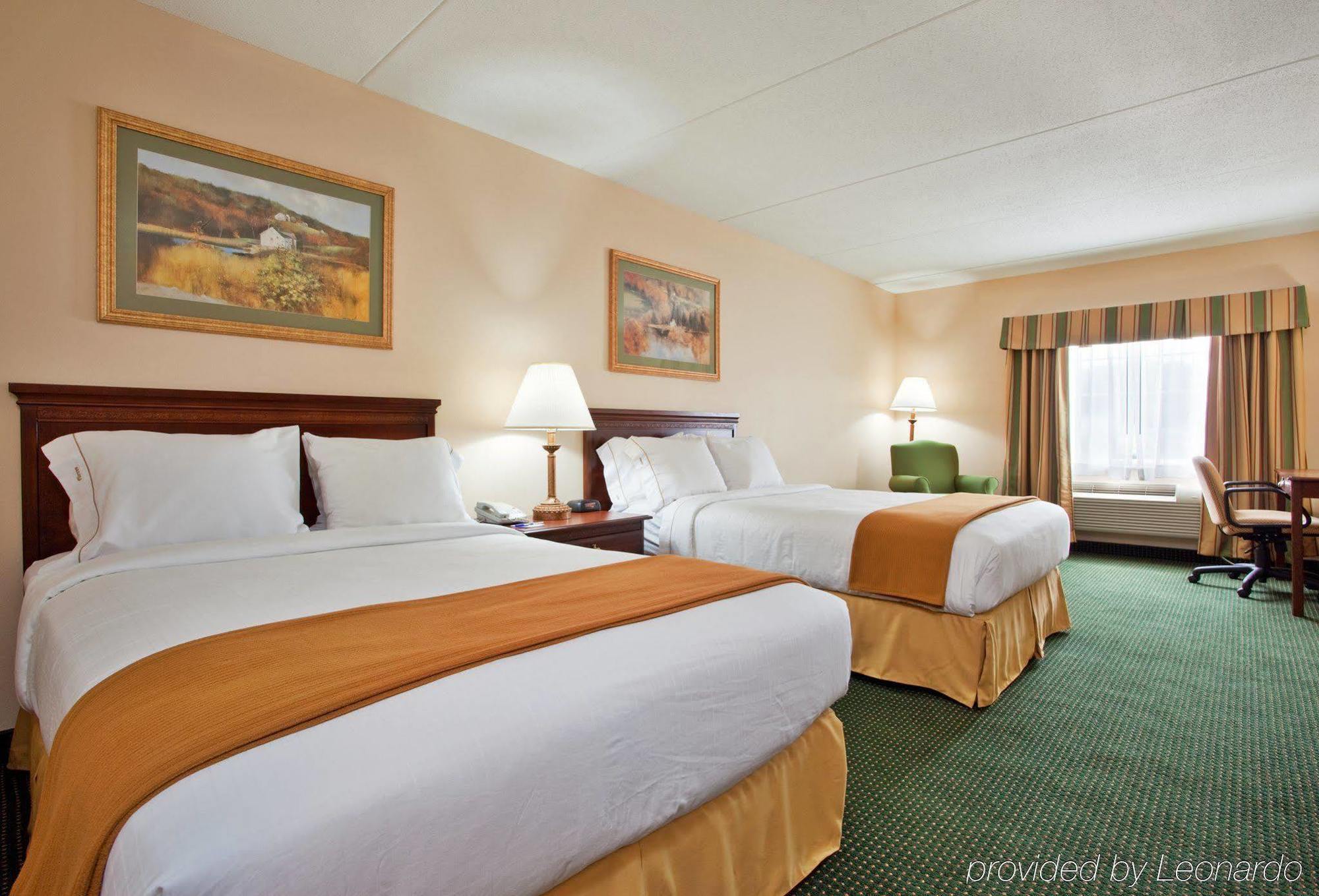Holiday Inn Express Mount Pleasant- Scottdale By Ihg Екстер'єр фото